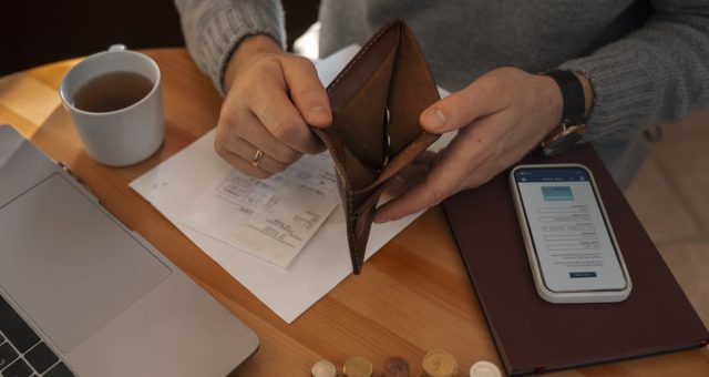 5 Ways To Save Money While In Debt Settlement