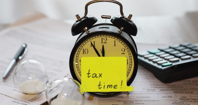 Should You File Your Taxes Early? Here’s What You Need To Know